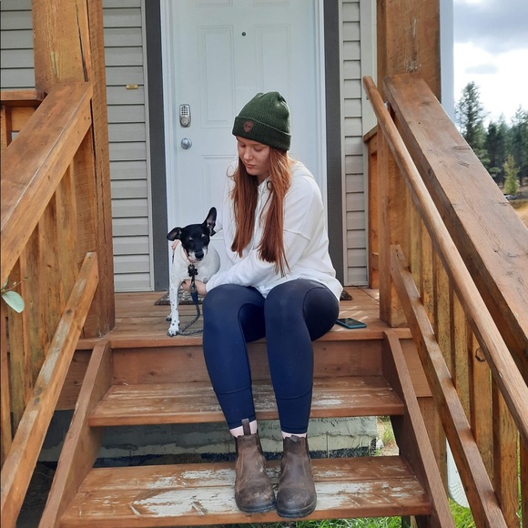 Meet your Posher, Carly - Picture 3 of 7